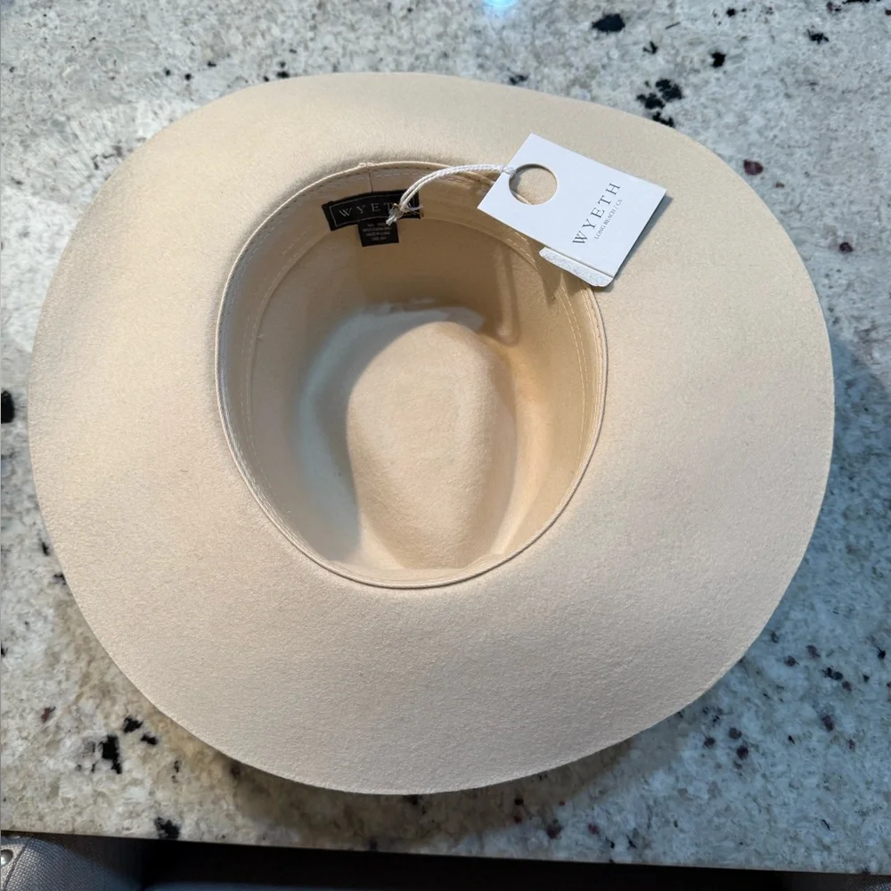 Wyeth Dylan Fedora Wool Felt Light Oatmeal Hat Size SM